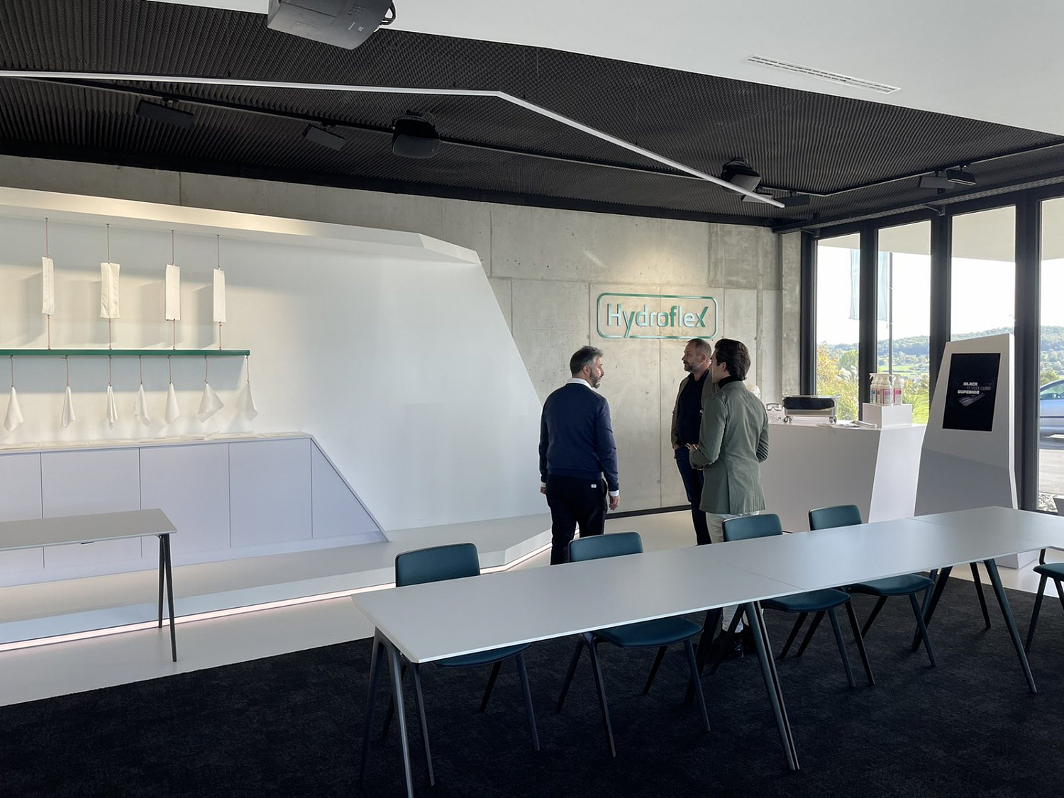 Презентация новой линейки BlackLine бренда Hydroflex